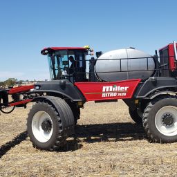 NH SP sprayer & MILLER-JD NITRO