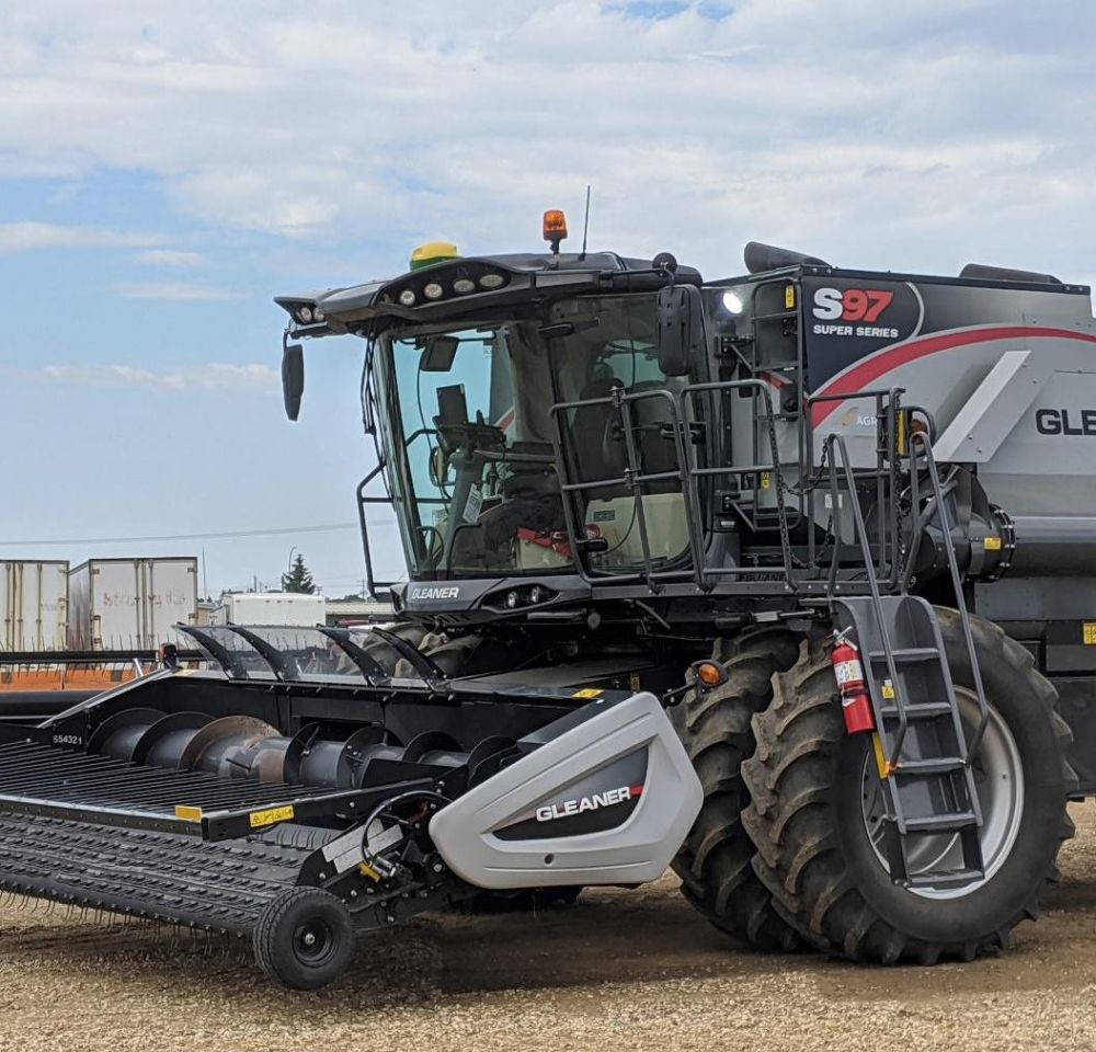 GLEANER-JD S9 COMBINE